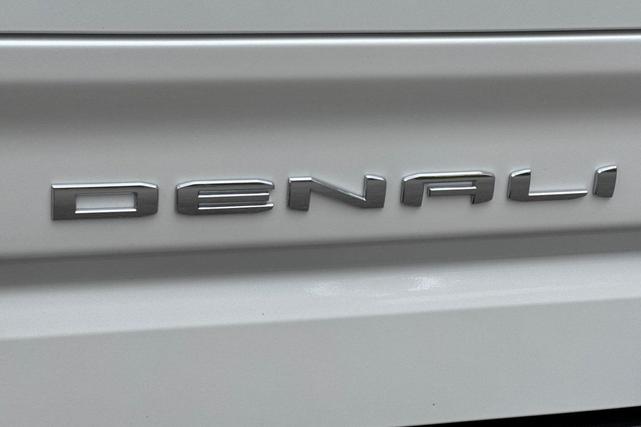 Photo of 2025 White Frost Tricoat GMC Sierra 1500