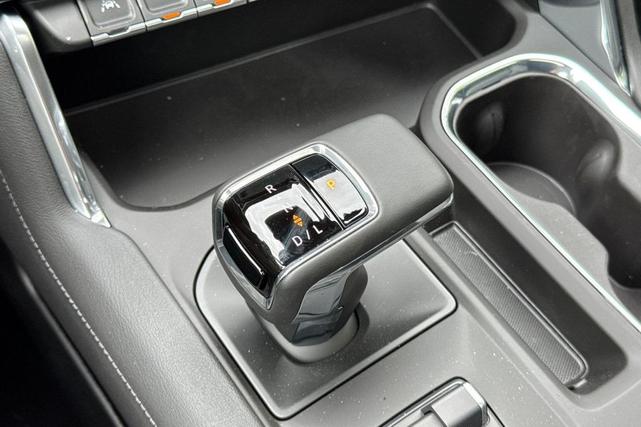 Photo of 2025 White Frost Tricoat GMC Sierra 1500
