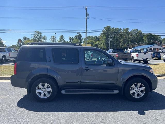 Photo of 2010 Dark Slate Metallic Nissan Pathfinder