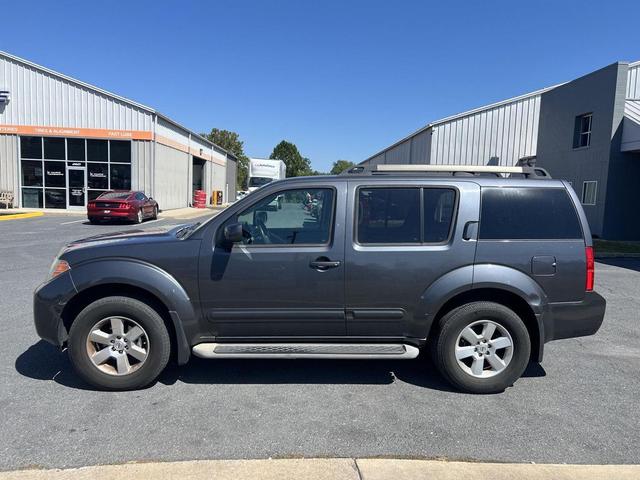 Photo of 2010 Dark Slate Metallic Nissan Pathfinder
