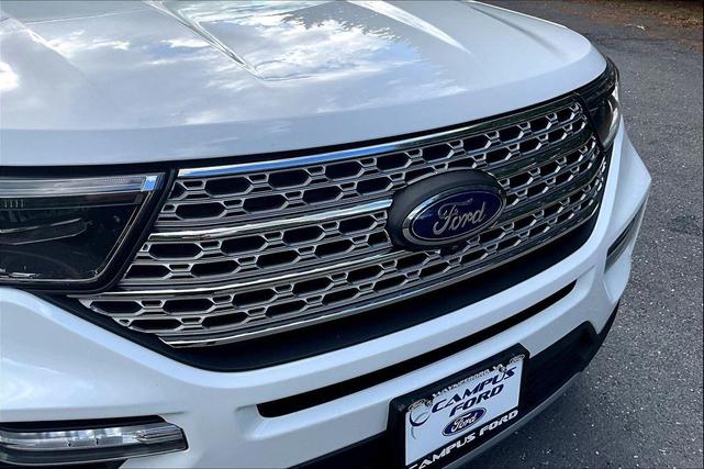 Photo of 2022 Star White Metallic Tri-Coat Ford Explorer