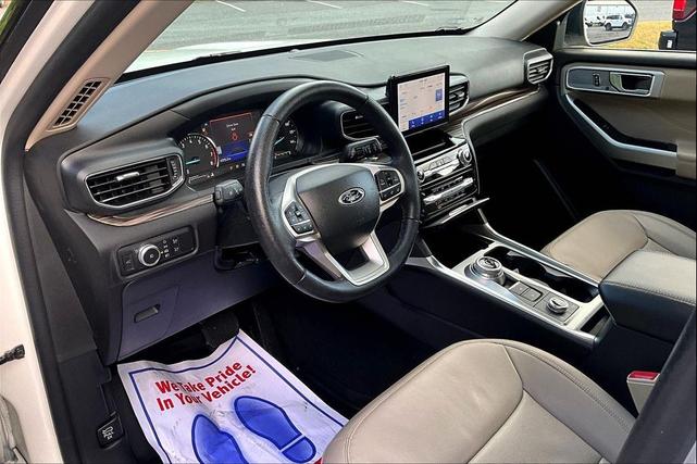 Photo of 2022 Star White Metallic Tri-Coat Ford Explorer