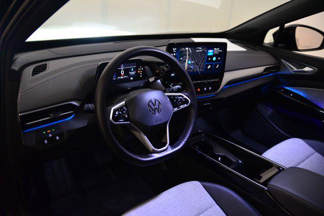 Photo of 2023 Deep Black Pearl Volkswagen ID.4