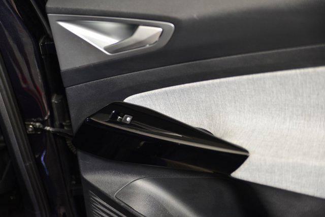 Photo of 2023 Deep Black Pearl Volkswagen ID.4