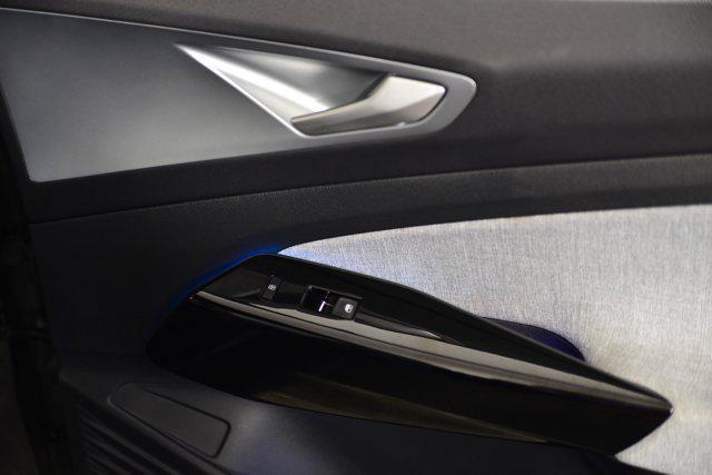 Photo of 2023 Deep Black Pearl Volkswagen ID.4