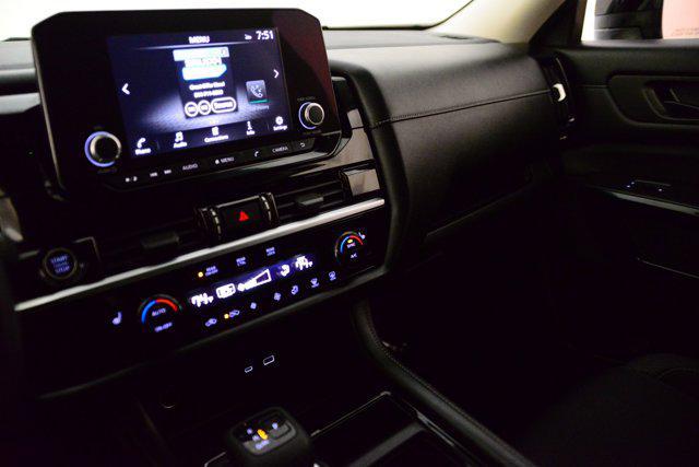 Photo of 2023 Super Black Nissan Pathfinder