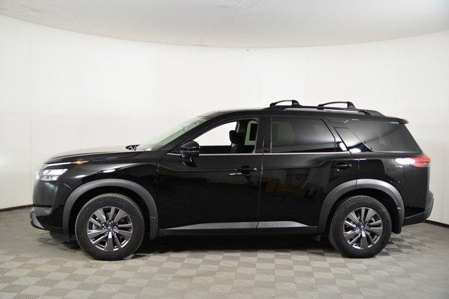 Photo of 2023 Super Black Nissan Pathfinder