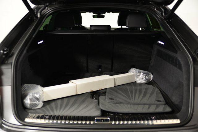 Photo of 2025 Samurai Gray Metallic Audi Q8