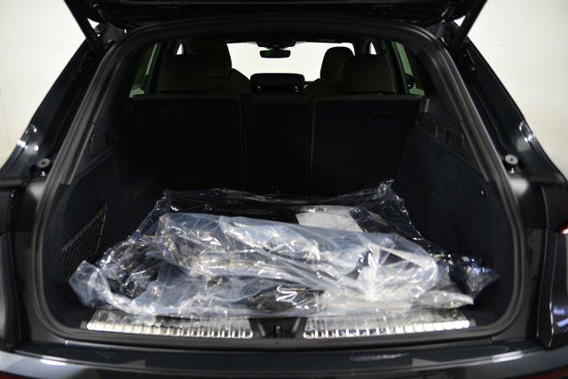 Photo of 2025 Tambora Gray Metallic Audi Q5