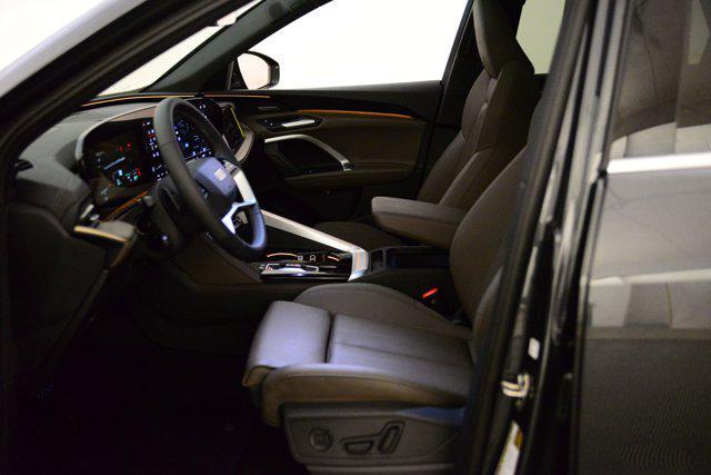 Photo of 2025 Tambora Gray Metallic Audi Q5