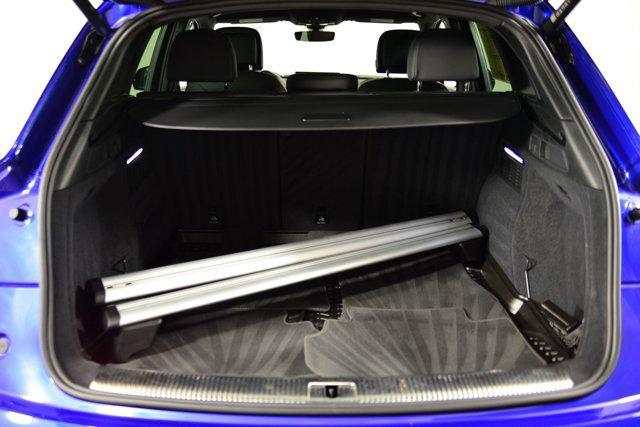 Photo of 2022 Ultra Blue Metallic Audi SQ5