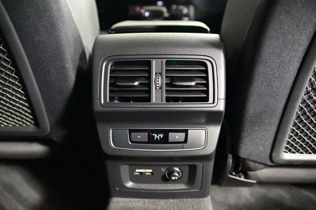 Photo of 2022 Ultra Blue Metallic Audi SQ5