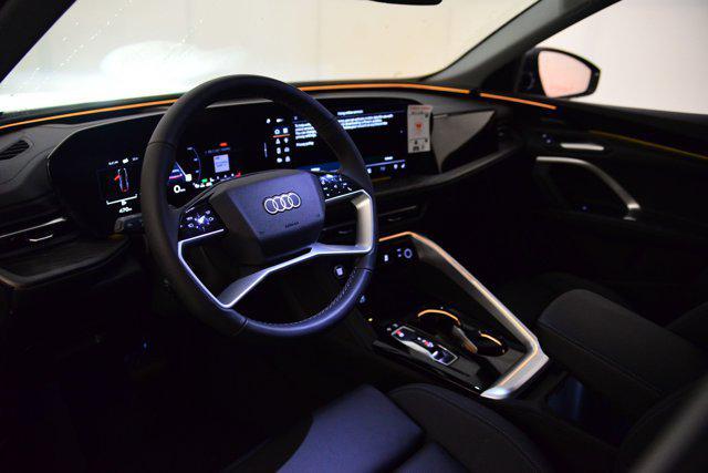 Photo of 2025 Tambora Gray Metallic Audi Q5