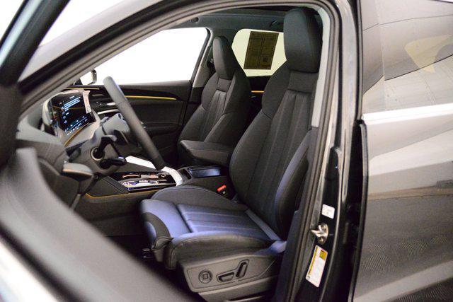 Photo of 2025 Tambora Gray Metallic Audi Q5