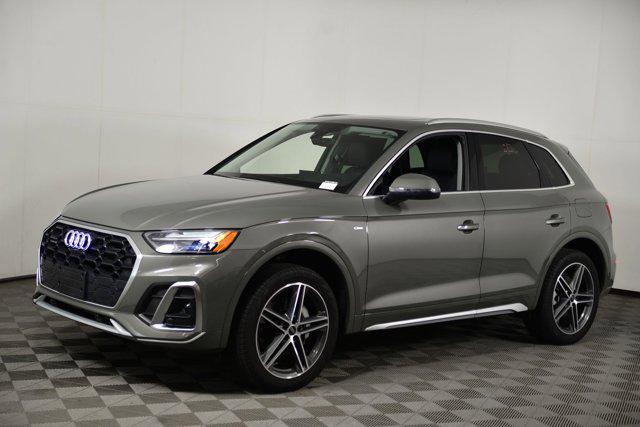 Photo of 2023 Gray Audi Q5 e