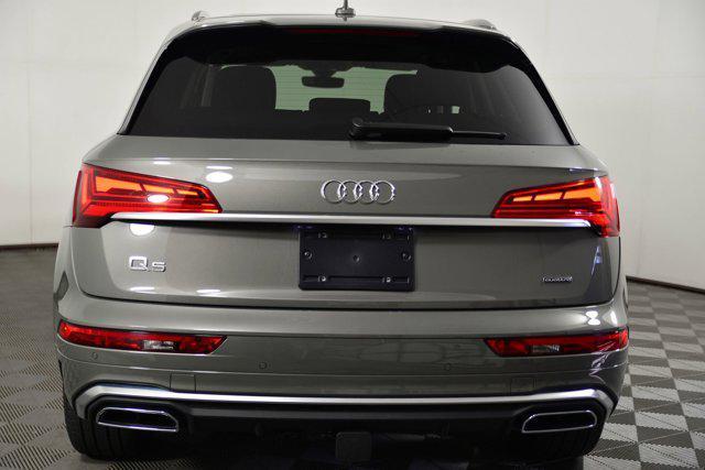 Photo of 2023 Gray Audi Q5 e
