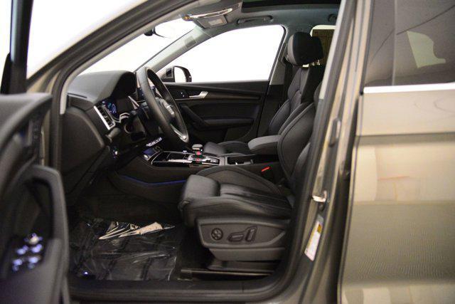 Photo of 2023 Gray Audi Q5 e