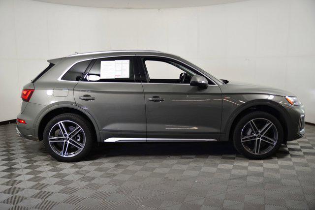Photo of 2023 Gray Audi Q5 e