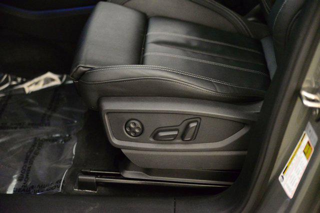 Photo of 2023 Gray Audi Q5 e