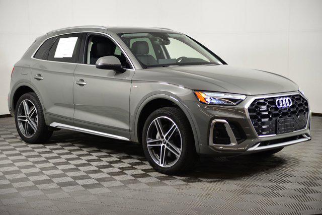 Photo of 2023 Gray Audi Q5 e