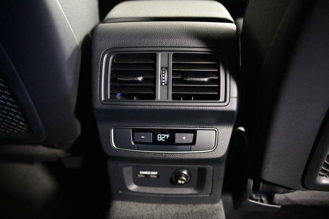 Photo of 2023 Gray Audi Q5 e