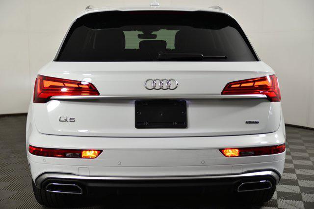 Photo of 2022 Glacier White Metallic Audi Q5