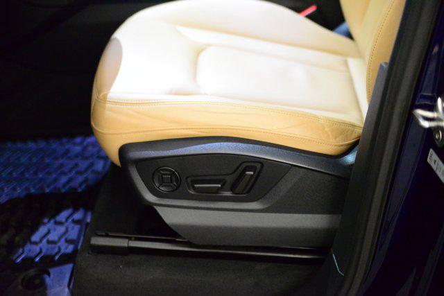 Photo of 2021 Blue Audi Q7