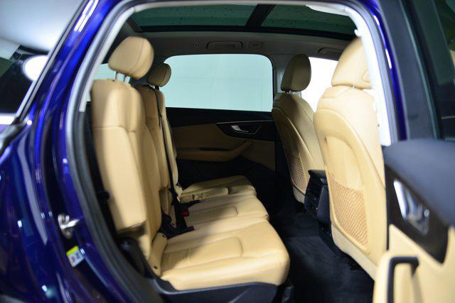 Photo of 2021 Blue Audi Q7