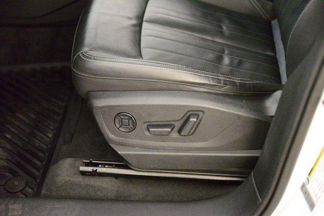 Photo of 2021 Glacier White Metallic Audi e-tron
