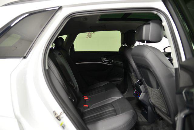 Photo of 2021 Glacier White Metallic Audi e-tron