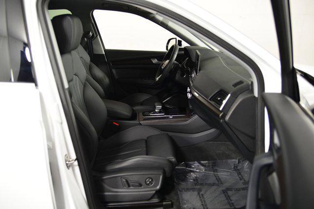 Photo of 2025 White Audi Q5