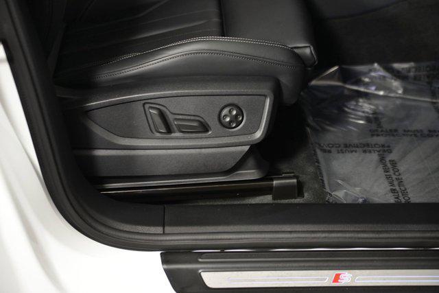 Photo of 2025 White Audi Q5