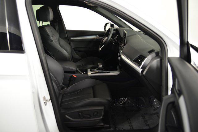 Photo of 2025 Glacier White Metallic Audi Q5