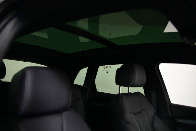 Photo of 2025 Glacier White Metallic Audi Q5