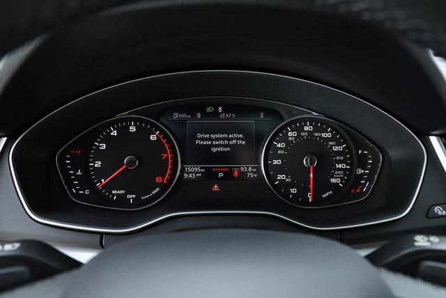 Photo of 2024 Daytona Gray Pearl Effect Audi Q5