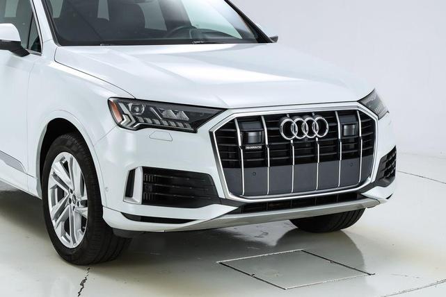 Photo of 2022 Glacier White Metallic Audi Q7