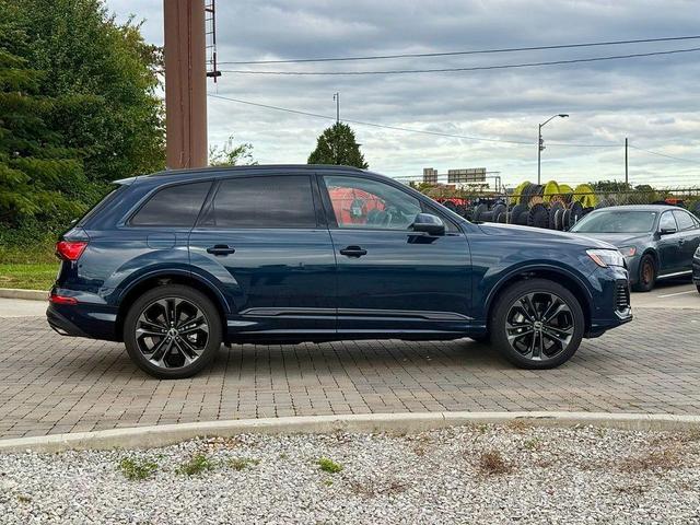Photo of 2025 Waitomo Blue Metallic Audi Q7