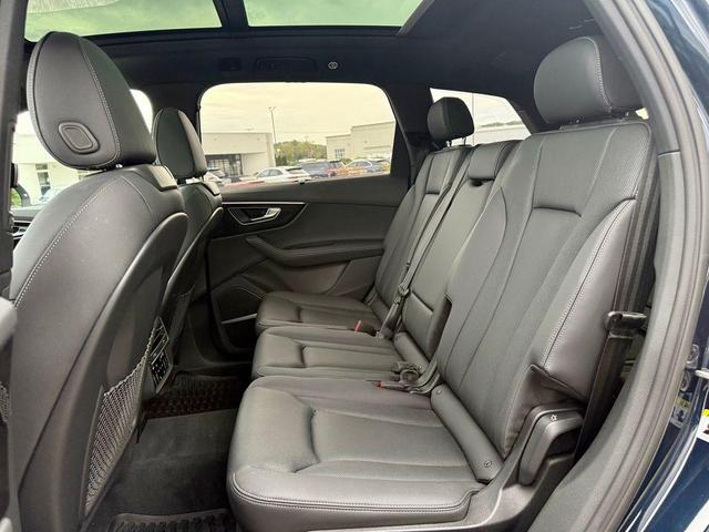Photo of 2025 Waitomo Blue Metallic Audi Q7