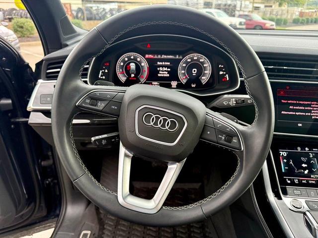 Photo of 2025 Waitomo Blue Metallic Audi Q7