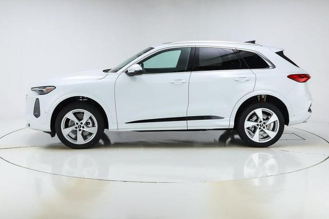 Photo of 2025 Glacier White Metallic Audi Q5