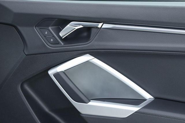 Photo of 2024 Mythos Black Metallic Audi Q3