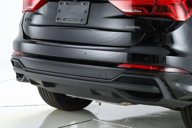 Photo of 2025 Mythos Black Metallic Audi Q3