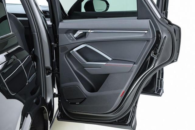 Photo of 2025 Mythos Black Metallic Audi Q3