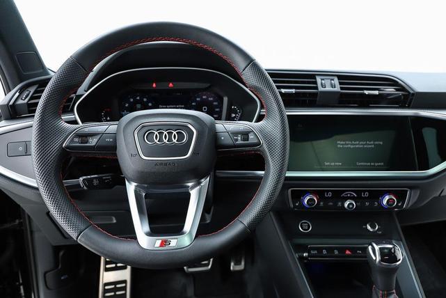 Photo of 2025 Mythos Black Metallic Audi Q3