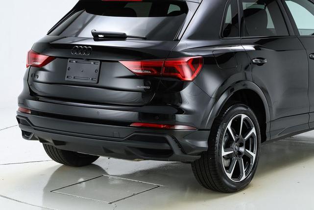 Photo of 2025 Mythos Black Metallic Audi Q3
