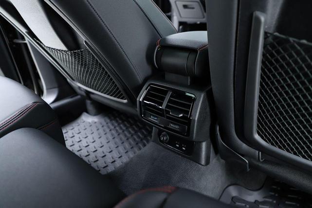 Photo of 2025 Mythos Black Metallic Audi Q3