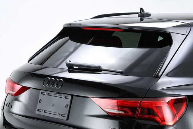 Photo of 2025 Mythos Black Metallic Audi Q3