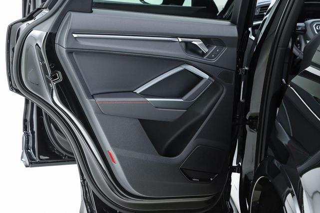 Photo of 2025 Mythos Black Metallic Audi Q3