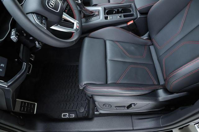 Photo of 2025 Mythos Black Metallic Audi Q3