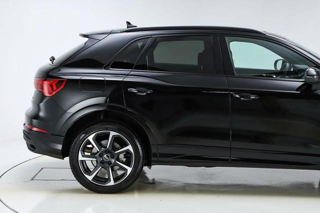 Photo of 2025 Mythos Black Metallic Audi Q3